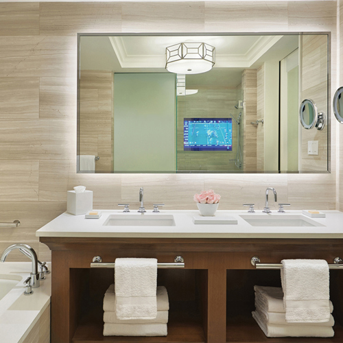 مرآة حمام بإضاءة خلفية LED مؤطرة