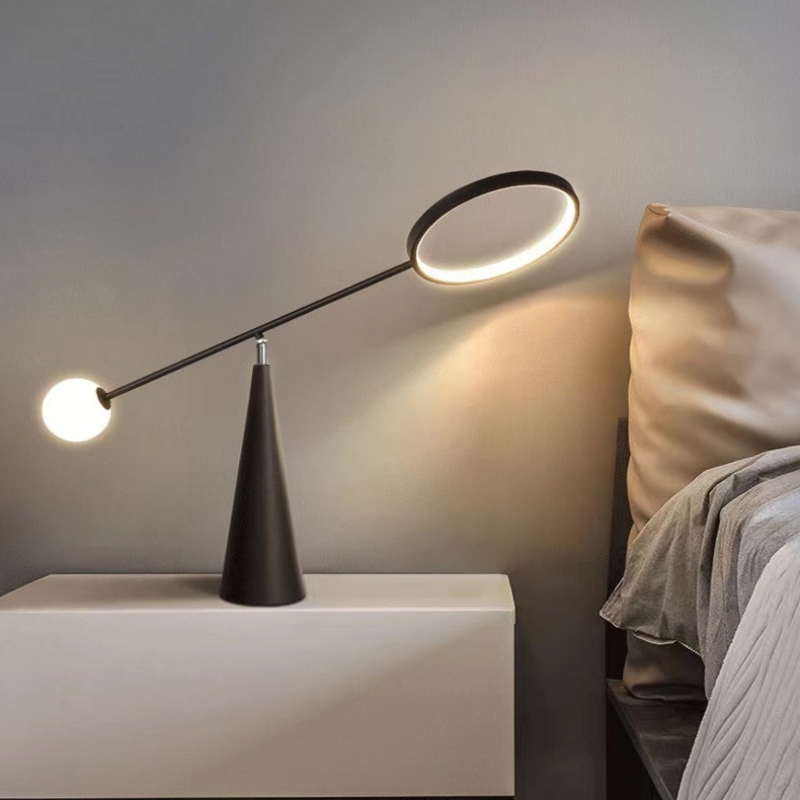 مصباح طاولة بجانب السرير LED حديث